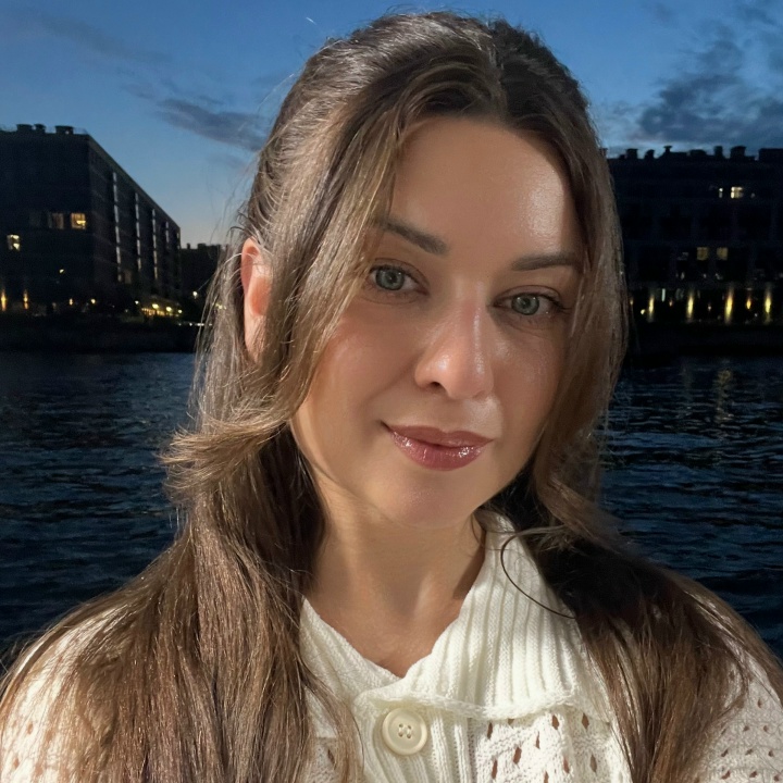 Лера Езенкова