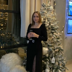 Оля Сухарева